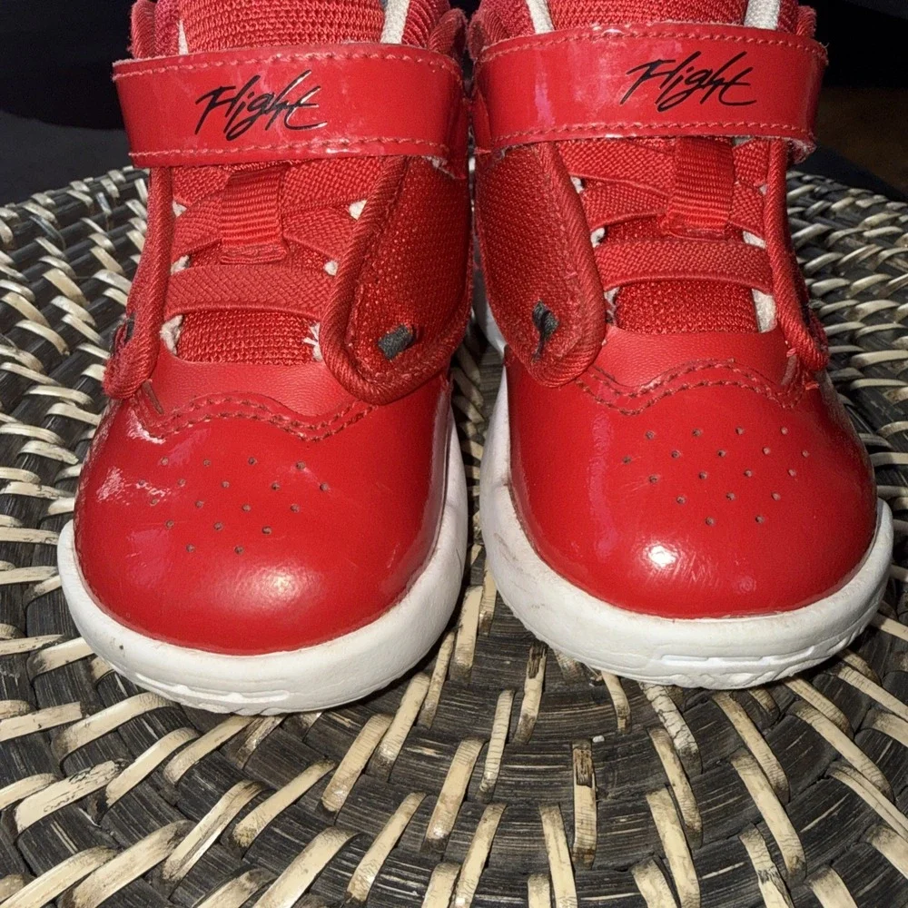 Jordan Aura 4 Child 6C Sneakers‎ Basketball University Red Patent Leather